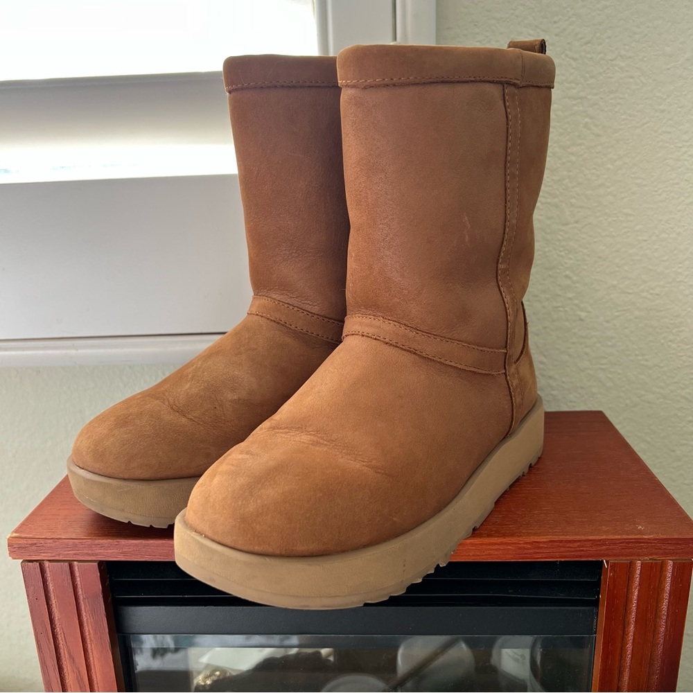 Ugg classic short Vibram chestnut boots